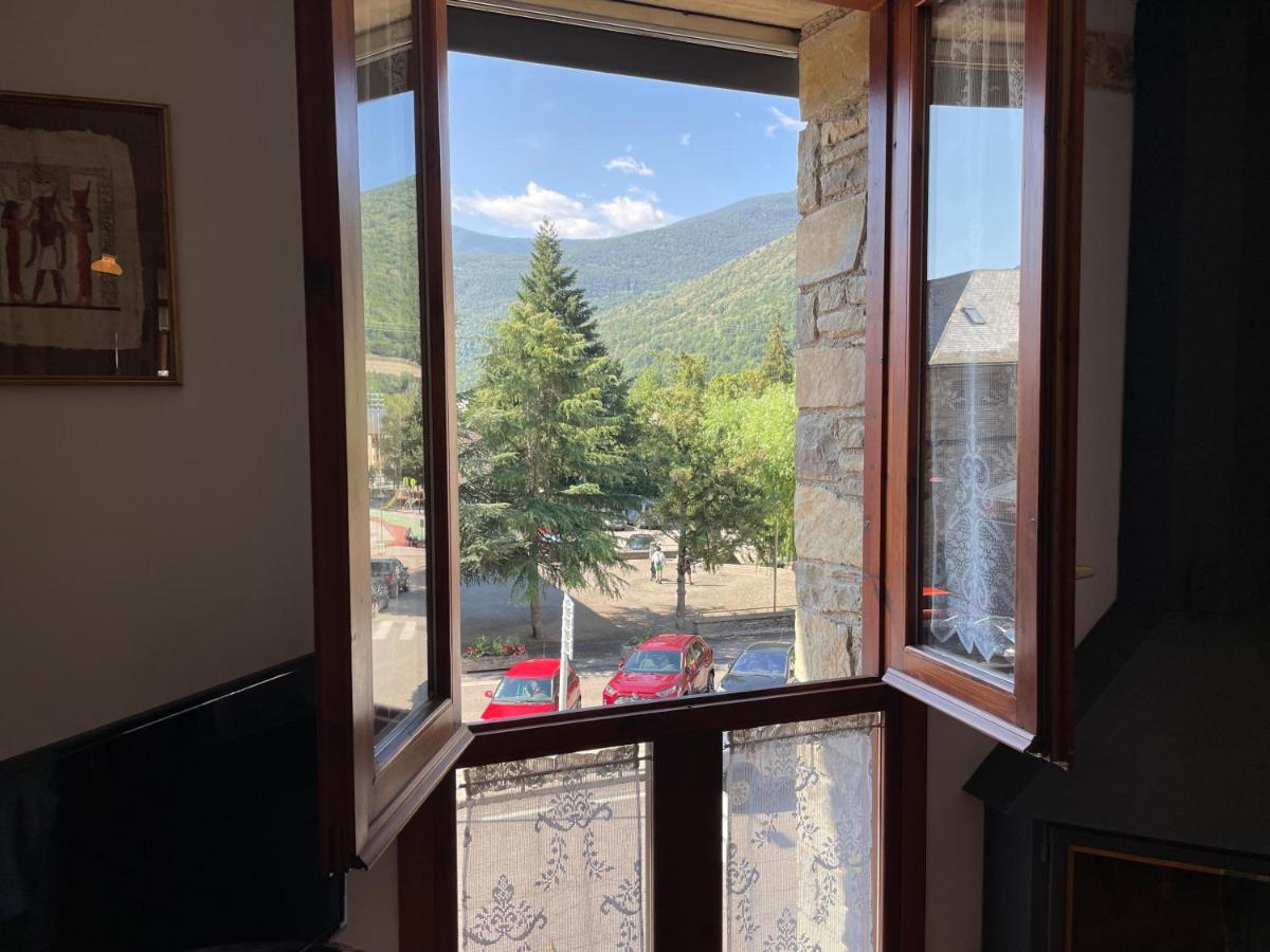 Apartaments Pirinenc Естери д'Анеу Екстериор снимка