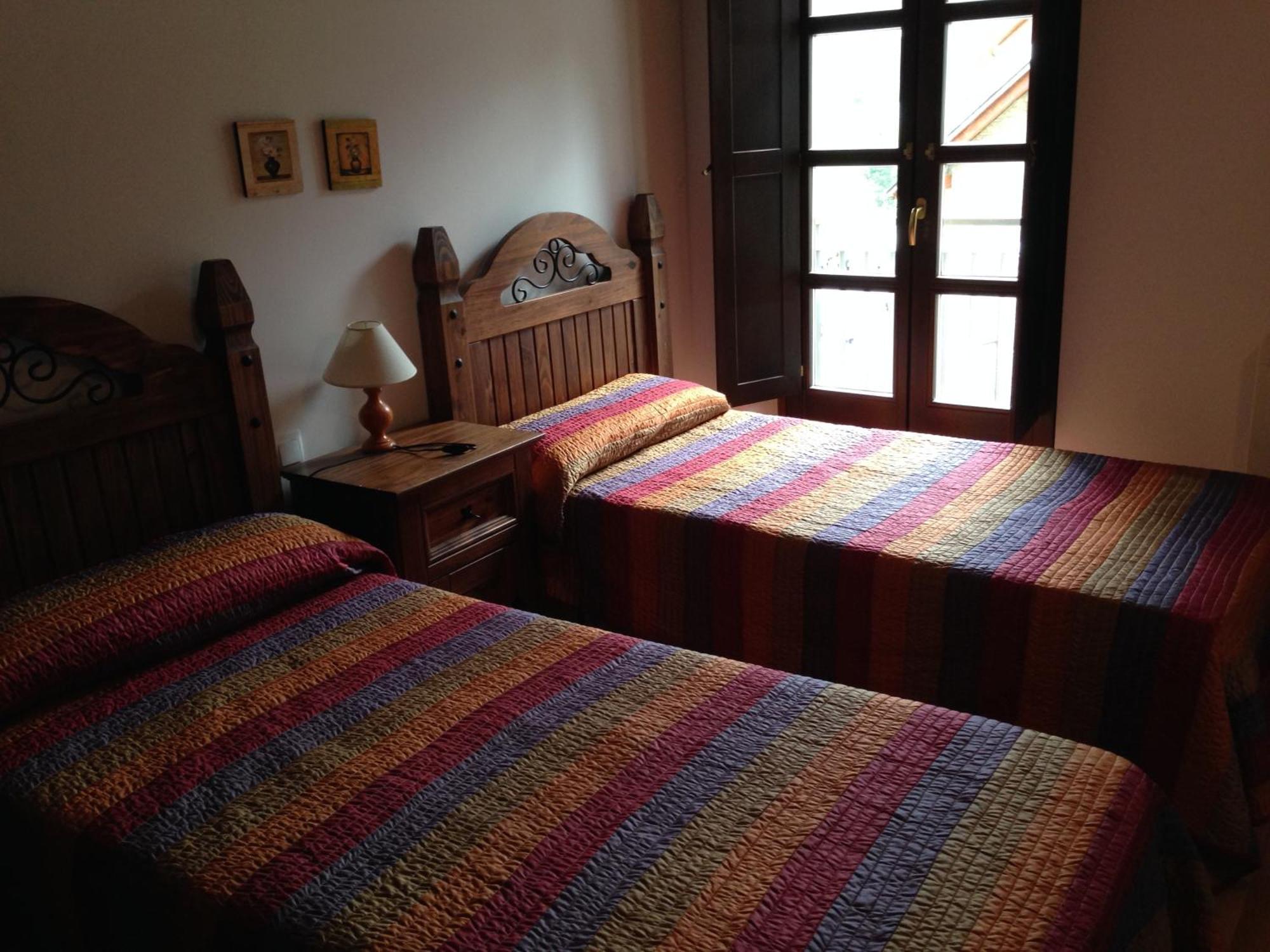 Apartaments Pirinenc Естери д'Анеу Екстериор снимка